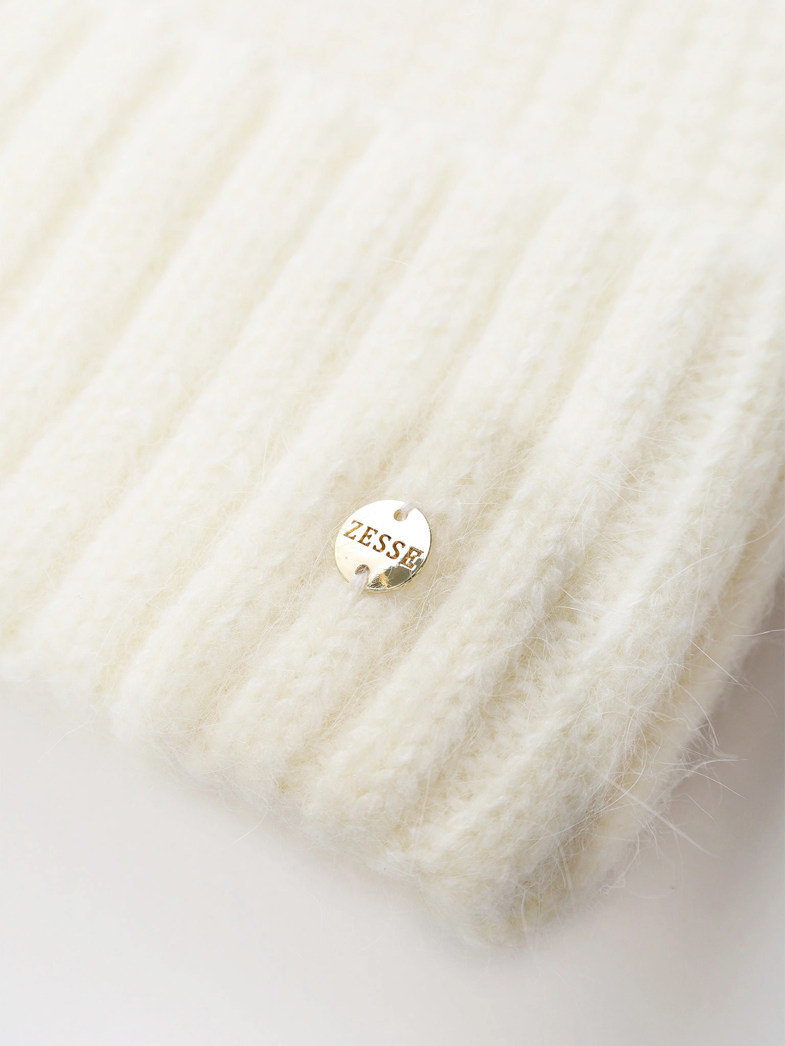 Шапка-бини из ангоры и нейлона с отворотом в ассортименте